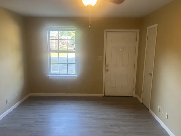 636 R S Bradley Blvd #B, Clarksville, TN 37042