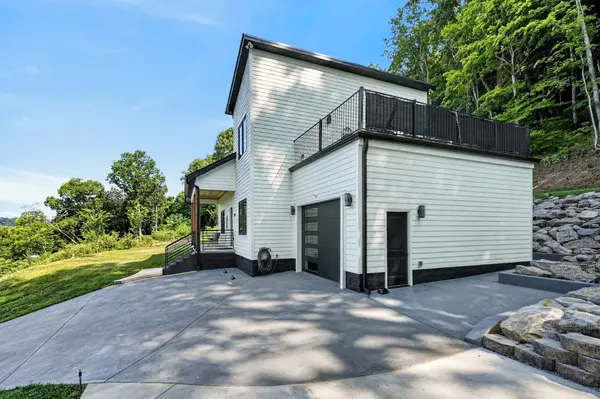 2343 Shoreside Dr, Smithville, TN 37166