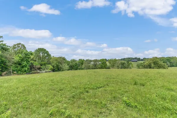 1528 Fairfield Rd, Westmoreland, TN 37186