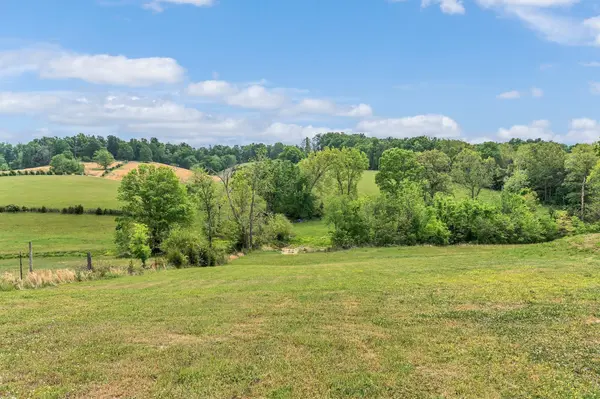 1528 Fairfield Rd, Westmoreland, TN 37186