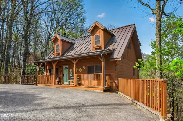 2307 Smoky Mountain Court, Gatlinburg, TN 37738