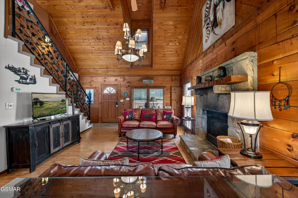2307 Smoky Mountain Court, Gatlinburg, TN 37738