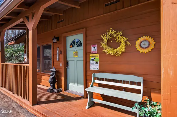 2307 Smoky Mountain Court, Gatlinburg, TN 37738