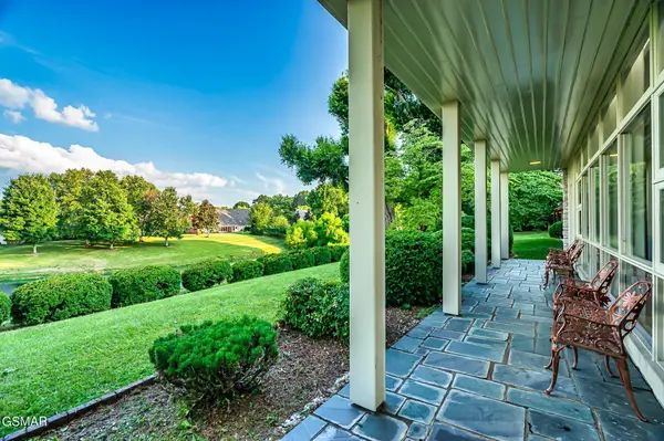 312 Paine Lake Drive, Sevierville, TN 37862