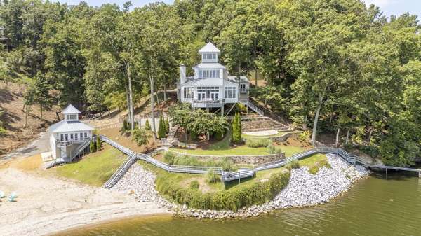 199 LAKESHORE LN, Counce, TN 38326