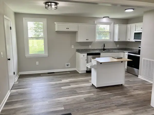 221 Austin Dr, Portland, TN 37148