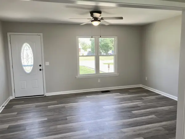 221 Austin Dr, Portland, TN 37148