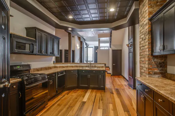 98 4th Ave #N, Franklin, TN 37064