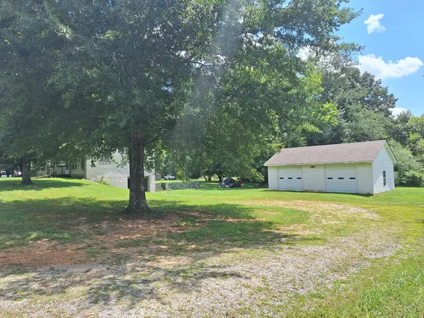 1221 Ethridge Red Hill Rd, Lawrenceburg, TN 38464