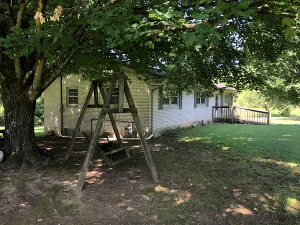 1221 Ethridge Red Hill Rd, Lawrenceburg, TN 38464