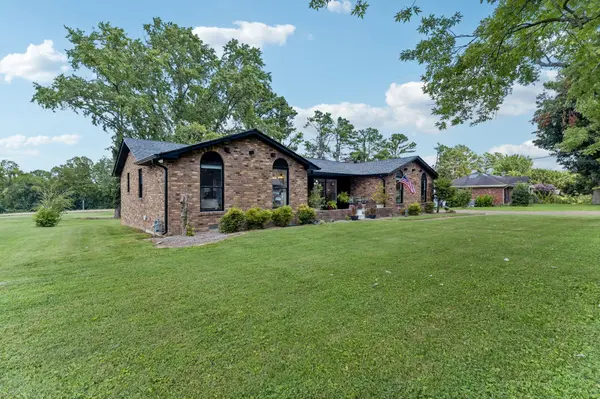 146 Fairways Dr, Hendersonville, TN 37075