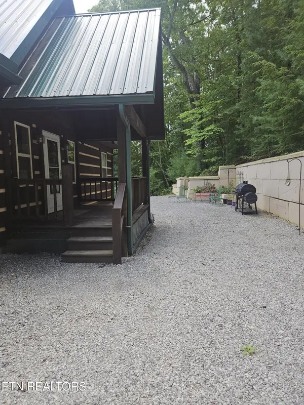 100 Warriors Passage Drive, Tellico Plains, TN 37385