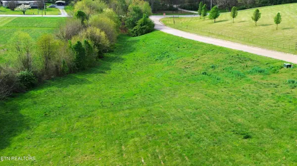 916 Carter Springs Drive, Maryville, TN 37801