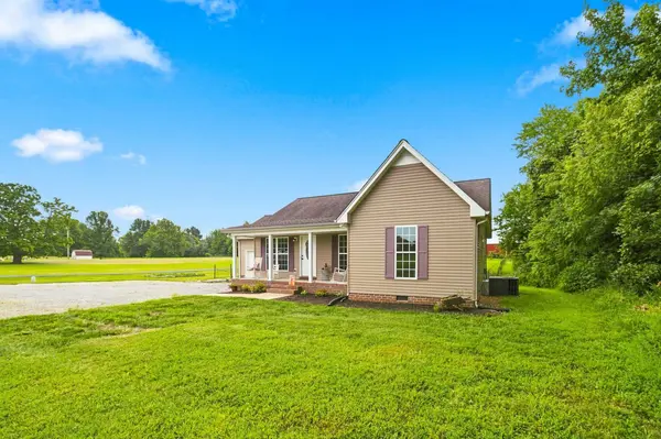 1809 Mosley Ferry Rd, Chapmansboro, TN 37035