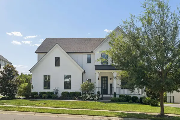2049 Belsford Dr, Nolensville, TN 37135