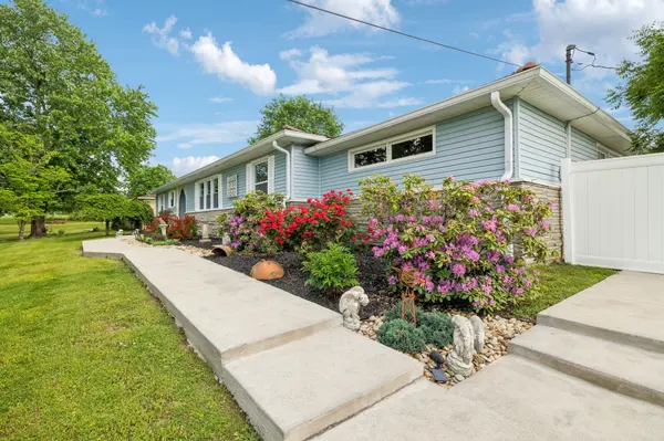 604 College Ave #E, Carthage, TN 37030