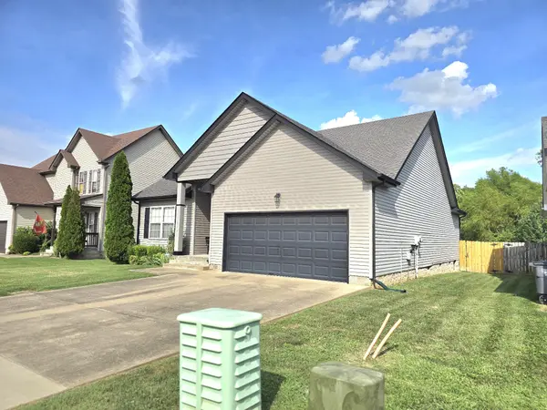 3735 Gray Fox Dr, Clarksville, TN 37040