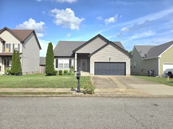 3735 Gray Fox Dr, Clarksville, TN 37040