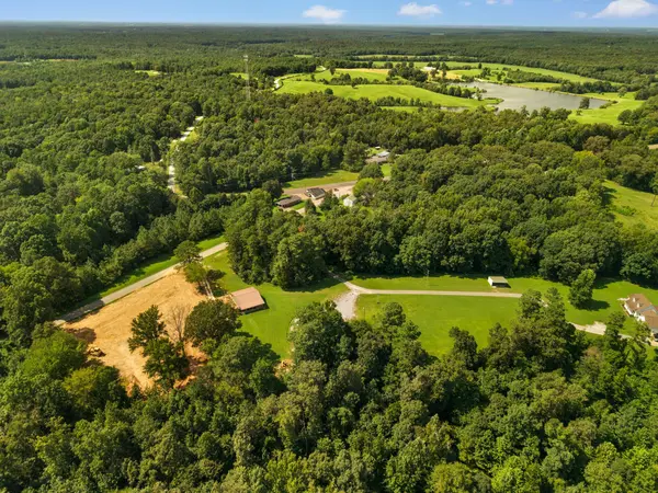 89 Leach Rd, Huntingdon, TN 38344