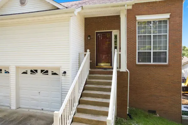 1204 Springwood Dr, Old Hickory, TN 37138