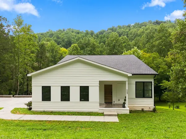 605 Harbor Dr, Lancaster, TN 38569
