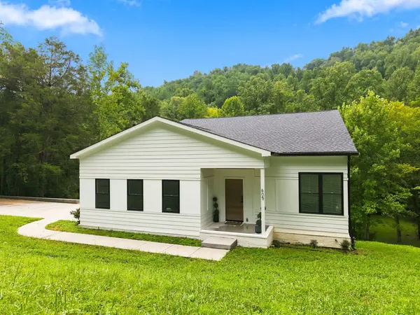 605 Harbor Dr, Lancaster, TN 38569