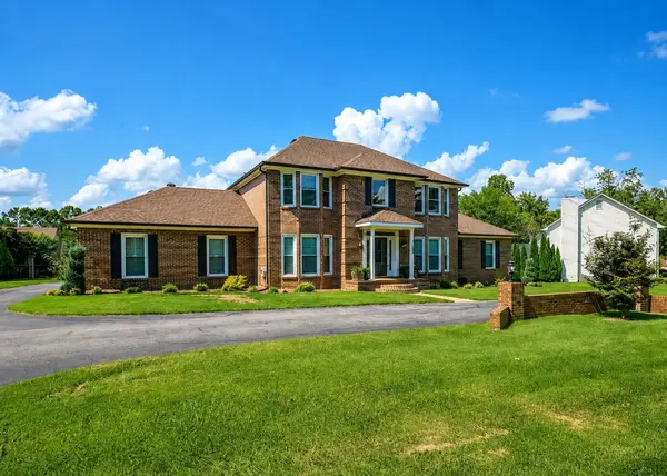 2104 Shannon Dr, Murfreesboro, TN 37129