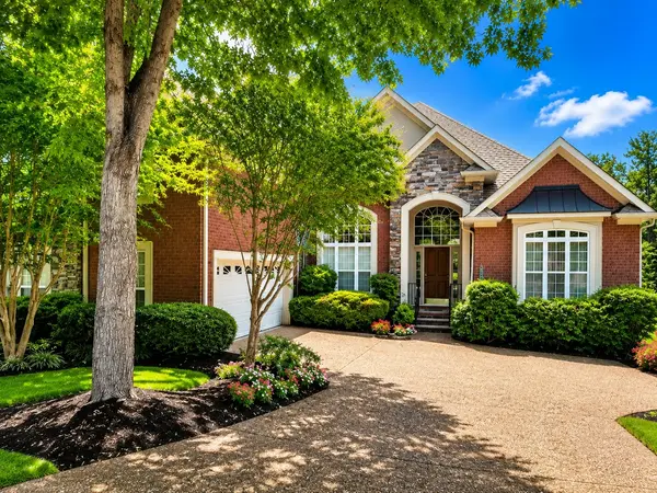 1002 Golf Club Ln #E, Hendersonville, TN 37075