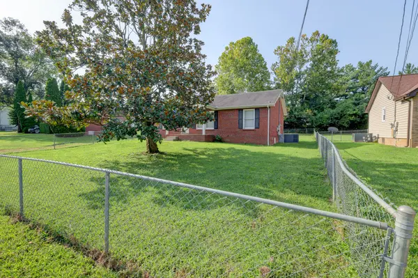 204 Bob White Dr, Clarksville, TN 37042