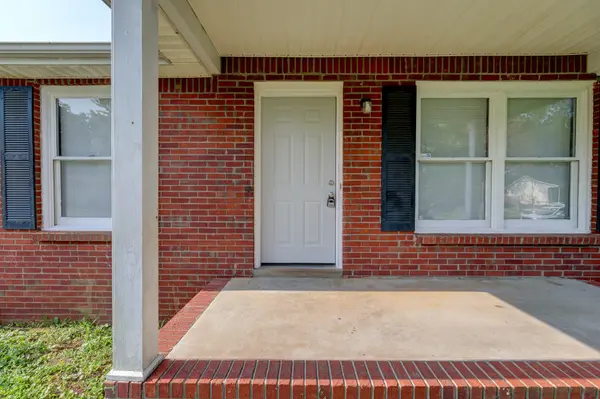 204 Bob White Dr, Clarksville, TN 37042