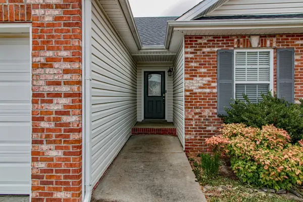 988 Chardea Ct, Clarksville, TN 37040