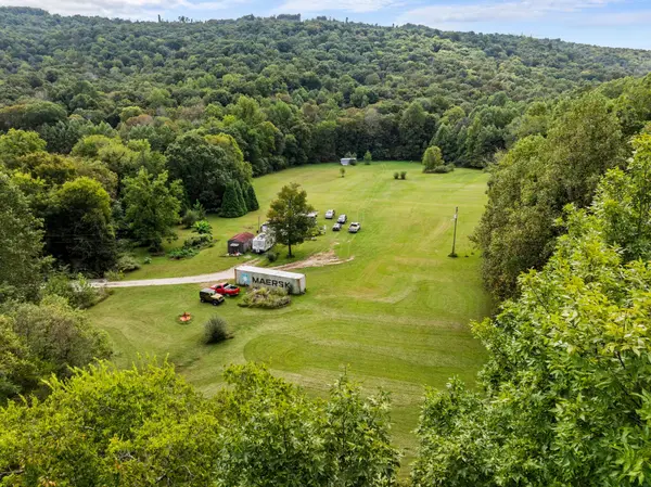 585 Deep Hollow Ln, Winchester, TN 37398