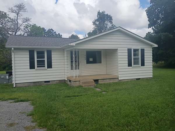 305 Marbury Rd, Tullahoma, TN 37388