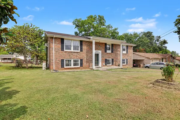 6656 Beacon Ln, Nashville, TN 37209