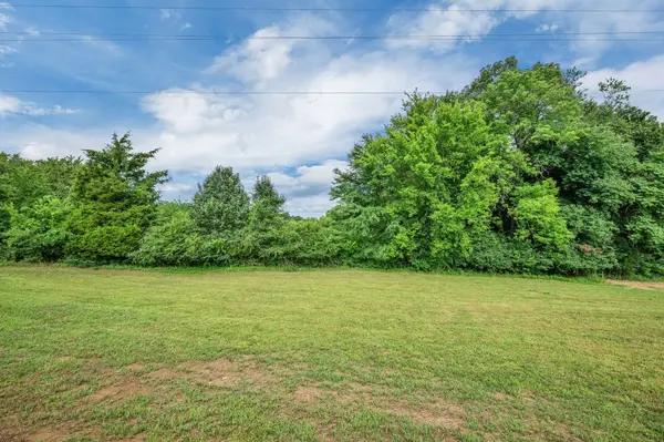 1442 East Piney Road, Dickson, TN 37055