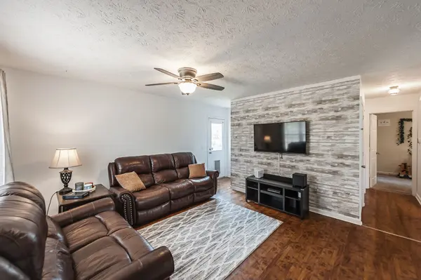 477 Brattontown Cir, Lafayette, TN 37083