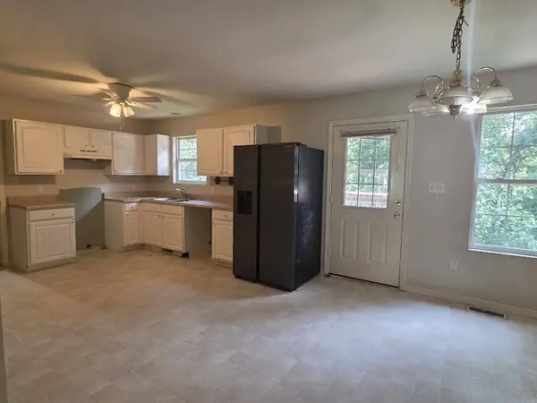 4138 Mitchell Weaver Rd, Scottsville, KY 42164