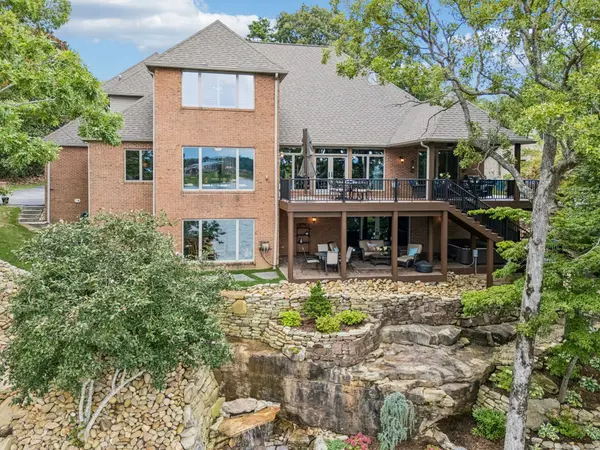 479 Waterview Dr, Crossville, TN 38555