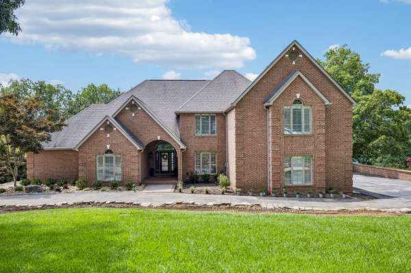 479 Waterview Dr, Crossville, TN 38555