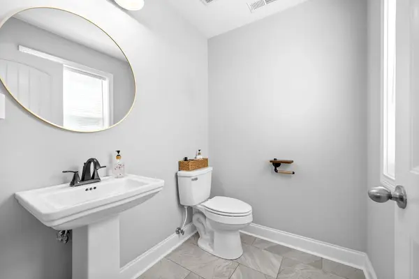 425 Woodtrace Dr, Clarksville, TN 37042