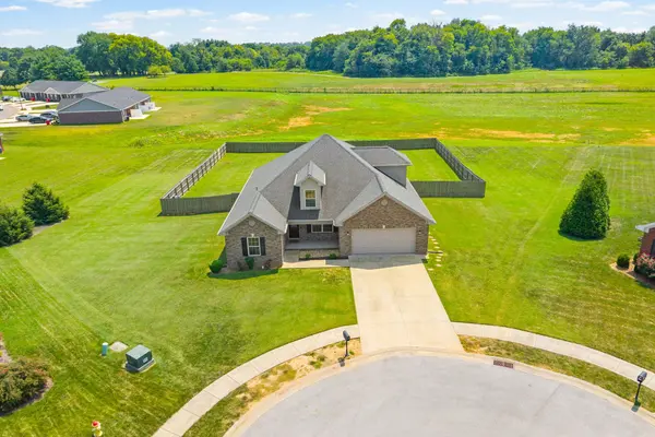 609 Summerset Pl, Hopkinsville, KY 42240
