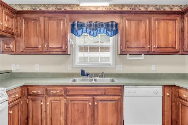 355 W Doak Rd, Manchester, TN 37355
