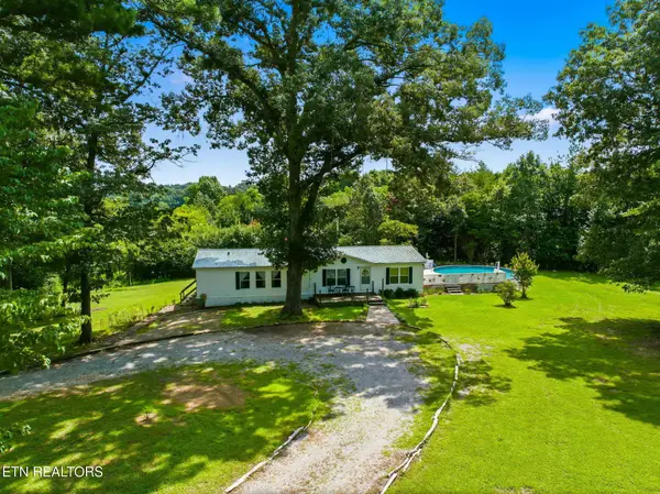234 Greenbriar Rd, Sweetwater, TN 37874