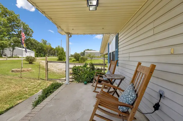 1525 E Piney Rd, Dickson, TN 37055