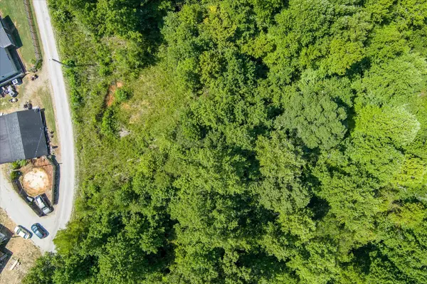 129 Lester Ledbetter Ln, Hilham, TN 38568