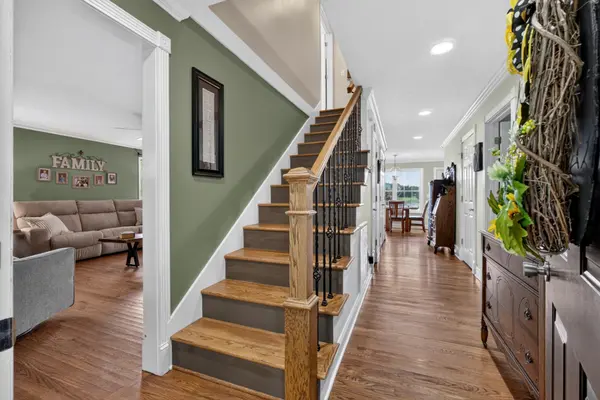 214 Lake Villa Cir, Morrison, TN 37357