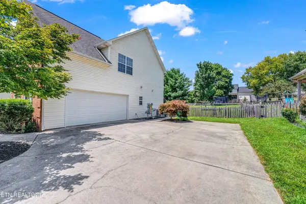 5021 Magic Lantern Drive, Knoxville, TN 37918