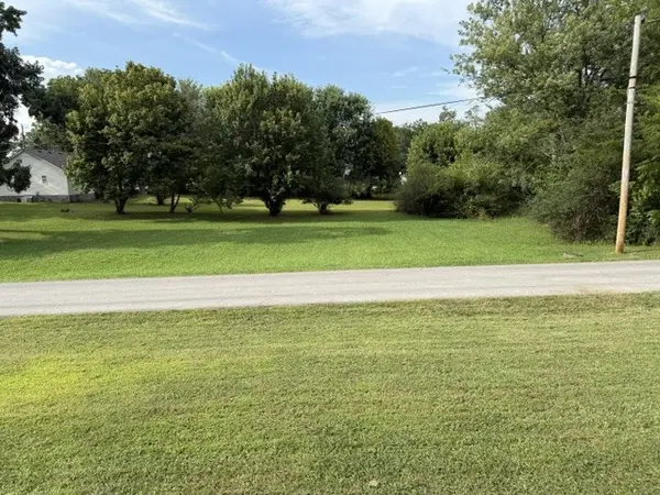 307 W Coffee St, Manchester, TN 37355