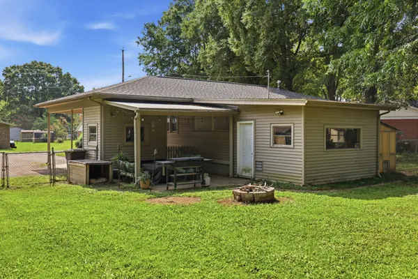 216 Ellis Dr, Paris, TN 38242