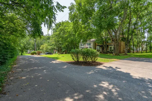 114 Brattlesboro Dr, Nashville, TN 37204
